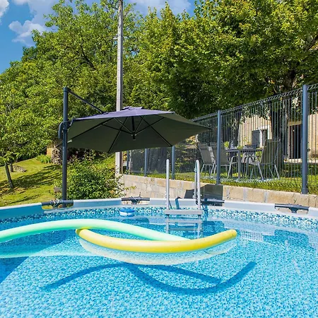 Casa de Férias Renovated In With Pool *