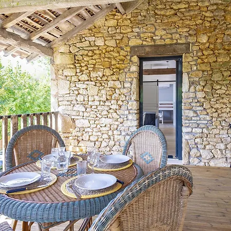Casa de Férias Renovated In With Pool