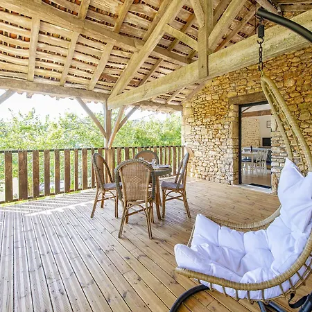 Casa de Férias Renovated In With Pool