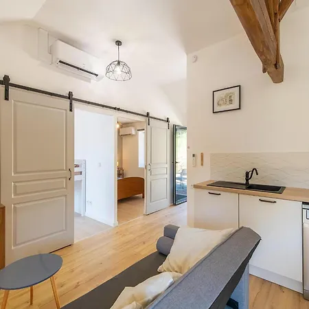 Renovated In With Pool Casa de Férias Soturac